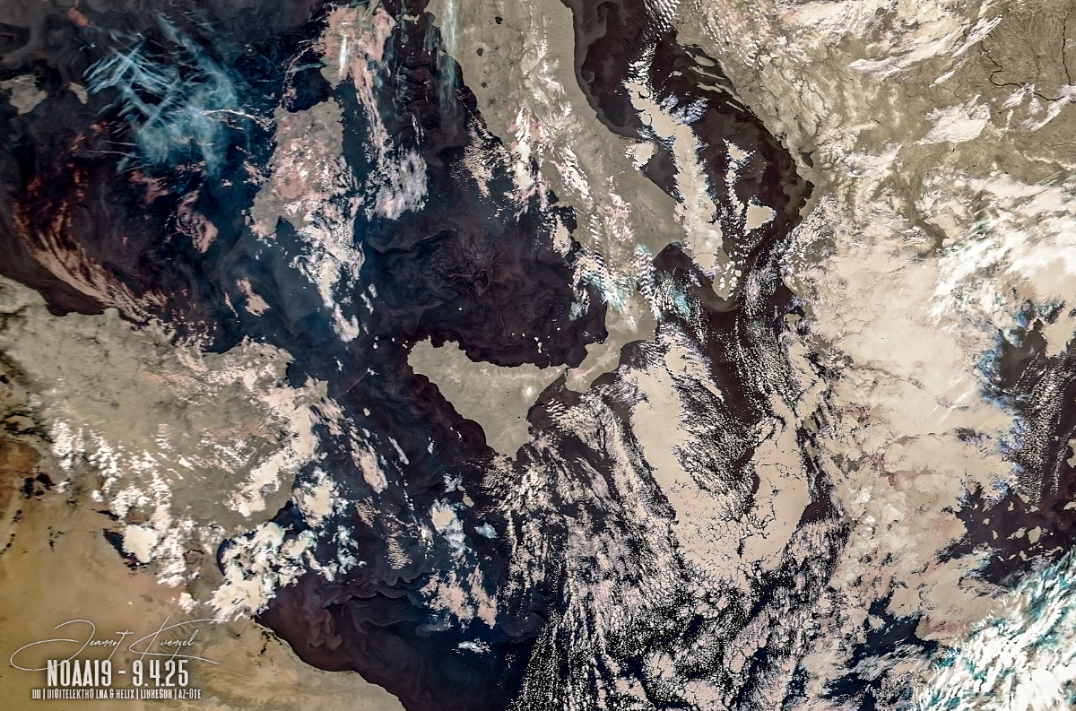 4.25 NOAA19 avhrr 3 rgb AVHRR 3b45 IR False Color corrected D1